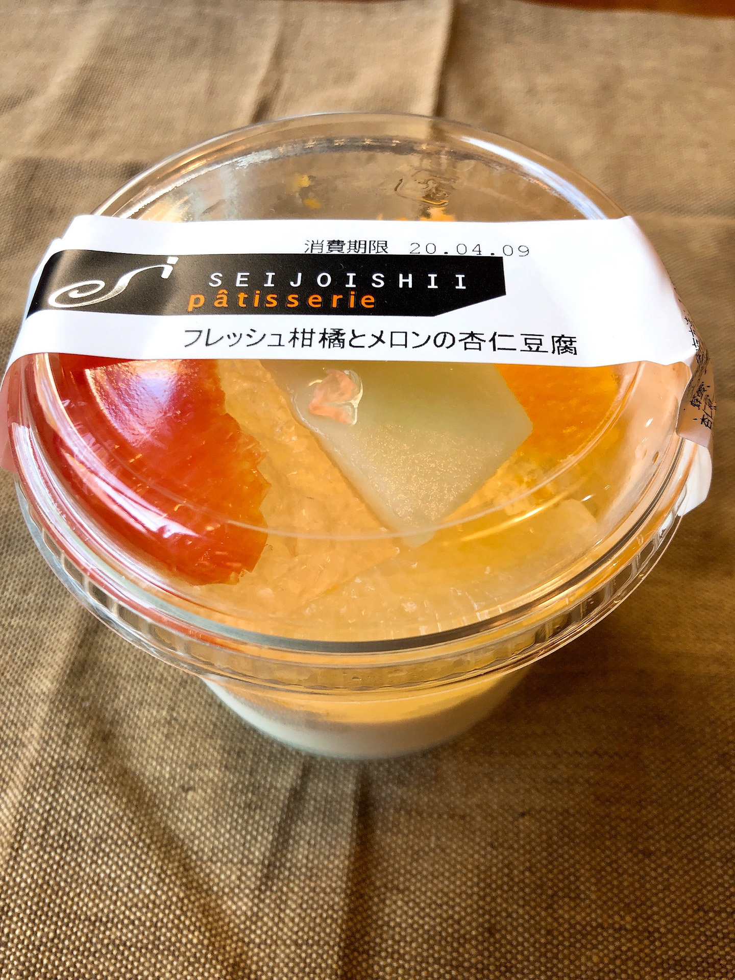 【成城石井】フレッシュ柑橘とメロンの杏仁豆腐