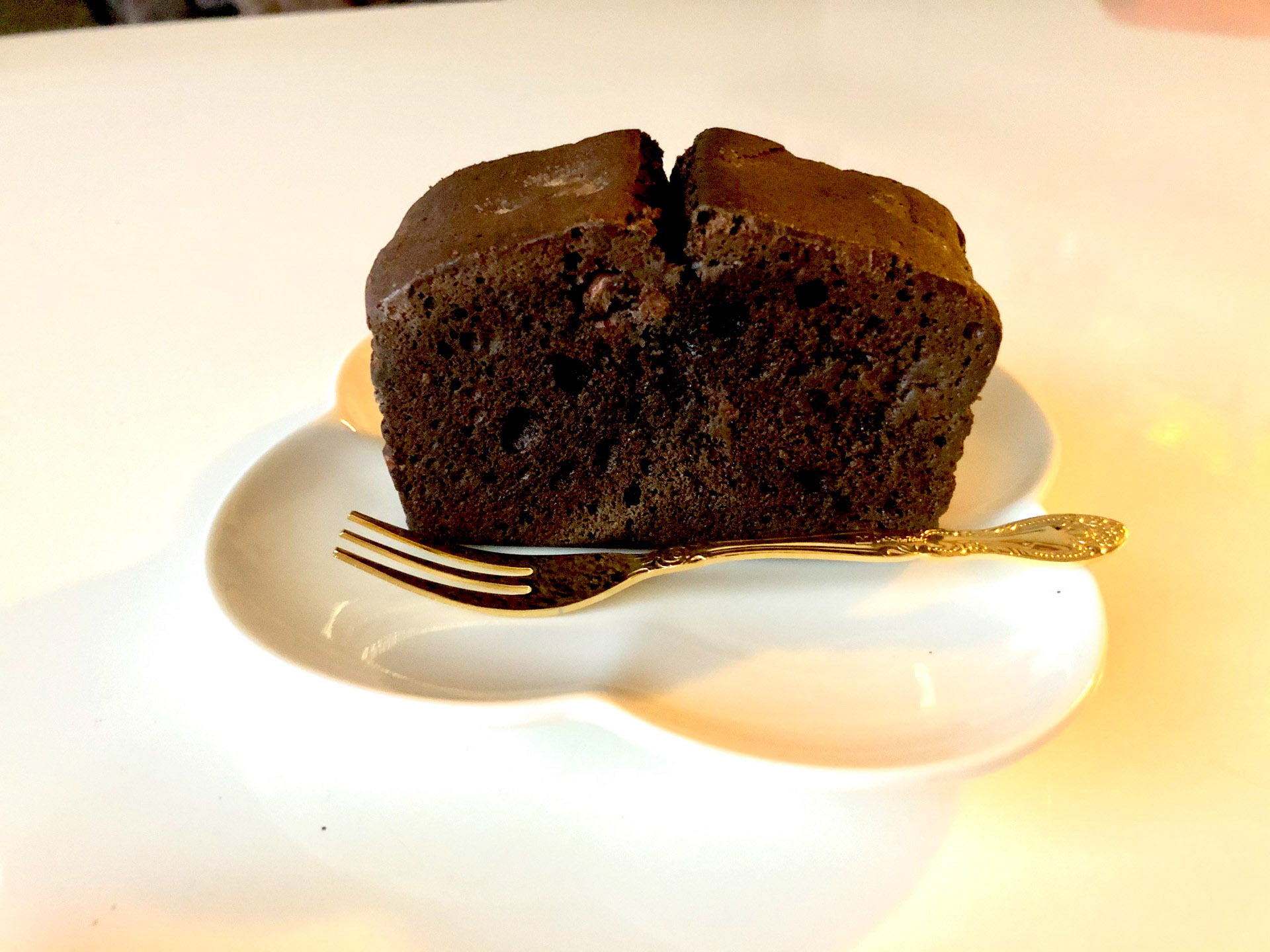 ファミマの本格スイーツ 厚切りチョコケーキ が美味しすぎる Jouer ジュエ