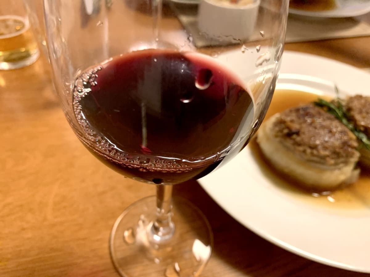 レストラン 料理＆赤ワイン