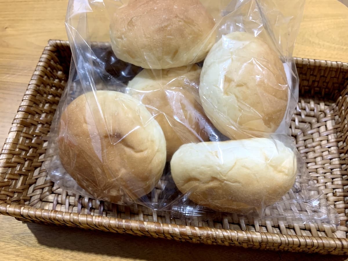 成城石井 北海道美瑛産小麦とマスカルポーネのバターロール