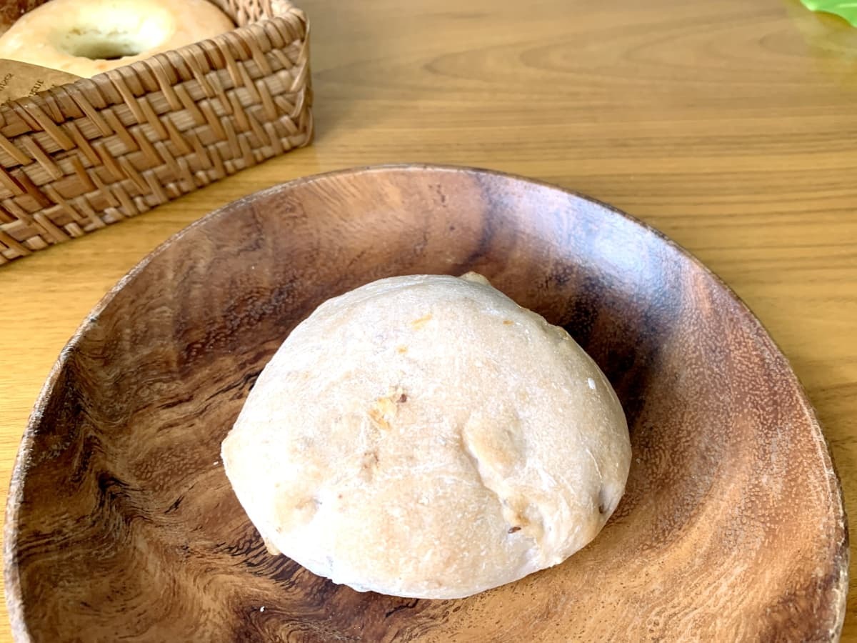 成城石井 乳製品不使用のくるみパン