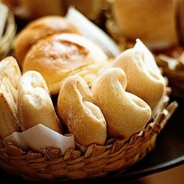 炊飯器で美味しいパンを作ろう ふわふわ食感が絶品の簡単 人気レシピは Jouer ジュエ