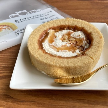 メープルの風味がたまらない ローソン メープルナッツのロールケーキ Jouer ジュエ