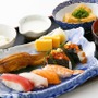 磯丸水産は新鮮な海鮮丼やボリューム満点の定食も味わえる！