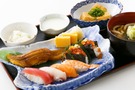 磯丸水産は新鮮な海鮮丼やボリューム満点の定食も味わえる！
