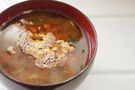 納豆を使ったヘルシーな味噌汁の作り方をご紹介！おいしくなる相性抜群の具は？