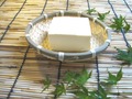 【豆腐の水切り】を時短でしっかりやる方法まとめ！レンジや重しの効果は？