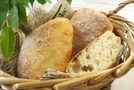 【チャバタ】はイタリア伝統のパン！アレンジすればパニーニに？