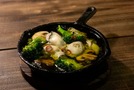 【牡蠣のアヒージョ】の簡単レシピをご紹介！一緒に食べたいおすすめメニューも