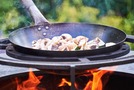 ヨコザワテッパンの中華鍋はソロキャンプ専用の人気アイテム！お手入れの方法も